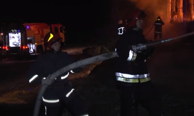 Пожарные. Фото: скриншот YouTube-видео