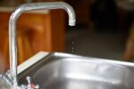 В Киеве авария оставила людей без воды: что случилось