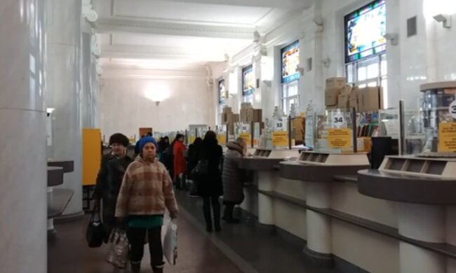 ПФУ продолжает финансировать пенсии. Фото: скрин YouTube