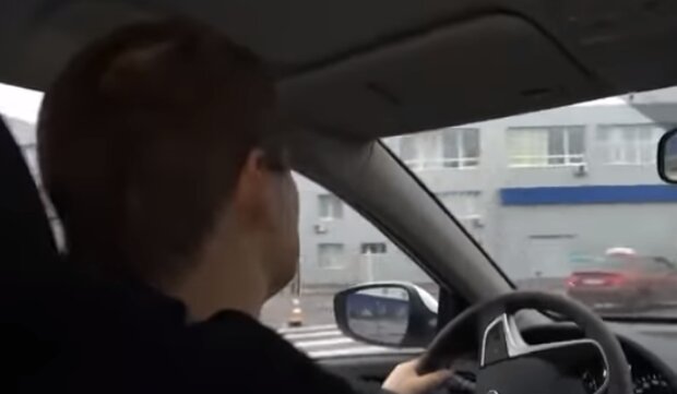 Водитель. Фото: скриншот YouTube-видео