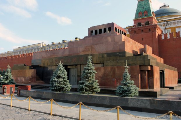 Декоммунизация добралась и до России: из Кремля хотят изгнать Ленина - страна на ушах