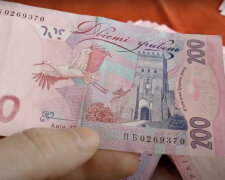 Зарплаты в Украине. Фото: скриншот YouTube-видео.