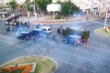 Выстрелы и крики: солдаты пустили в ход оружие