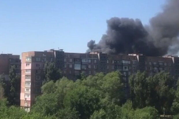 Пожар в оккупированном Донецке. Фото: скриншот Telegram-видео