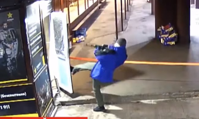 Рынок Троещины нападение. Фото: скрин ТСН