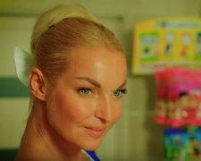 Анастасия Волочкова. Кадр из клипа "Зина"