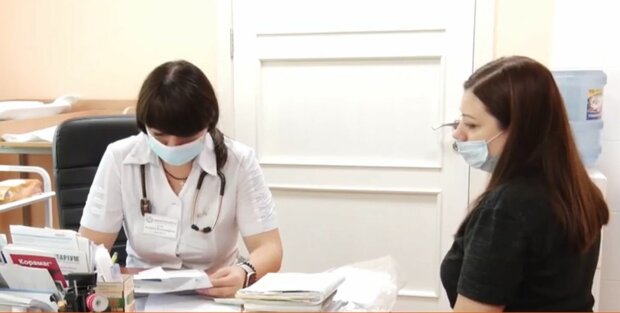 Прийом у сімейного лікаря. Фото: скріншот YouTube-відео
