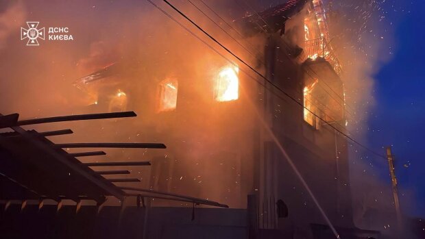 Обстрел Киева, вражеский обстрел. Фото: Telegram ГСЧС Киева