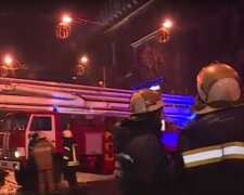 В Киеве загорелся жилой дом. Фото: скриншот YouTube-видео