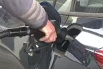 Заправка авто. Фото: скриншот YouTube-видео
