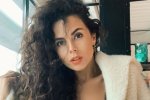 Ей кроме колготок ничего не нужно надевать: Настя Каменских свела сума стройными ножками