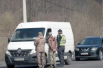 ТЦК почнуть вилучати в українців права водія. Фото: YouTube