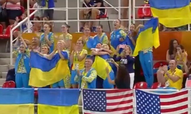 Уболівальники. Фото: скріншот YouTube-відео