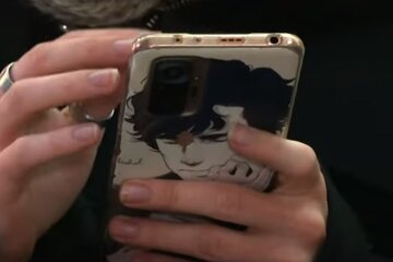 Смартфон. Фото: скриншот YouTube-видео