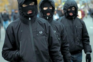 "Призываю, не молчите!": украинцев атаковали черные "регистраторы", люди в панике, теперь можно лишиться всего