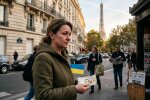 Париж український прапор вулиця