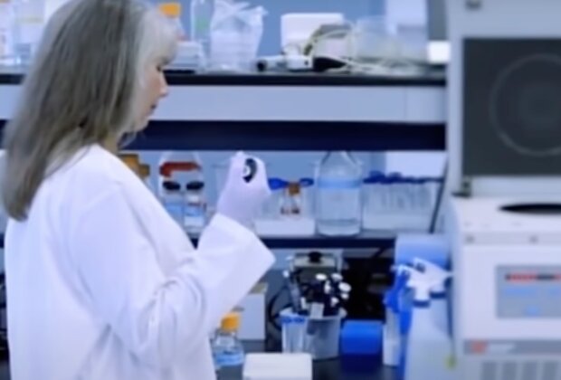 Вчені. Фото: скріншот YouTube