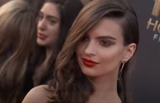 Эмили Ратаковски. Фото: скриншот YouTube.