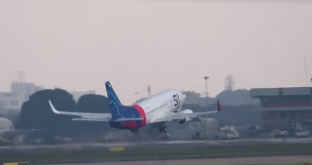 Boeing 737-500. Фото: скриншот Youtube-видео