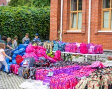 У Києво-Печерській лаврі на благодійній акції УПЦ 800 дітей отримали «рюкзачки милосердя»
