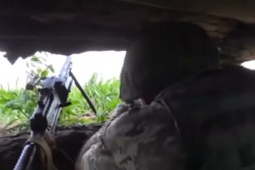 На Донбассе снова стреляют. Фото: скрин youtube