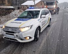 Снігопади, на дорогах дуже небезпечно: у МВС попередили водіїв - запроваджено особливі правила