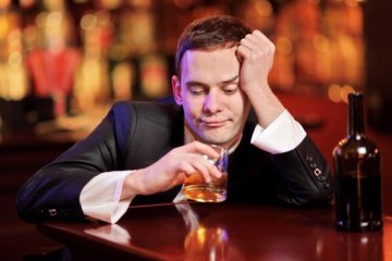 Ученые выяснили, что малые дозы алкоголя опасны для нормального человека