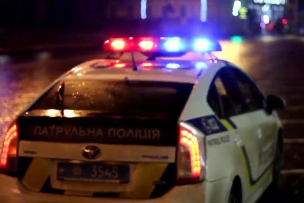 Полицейские выясняют обстоятельства подрыва банкомата в Запорожье. Фото: пресс-служба Нацполиции