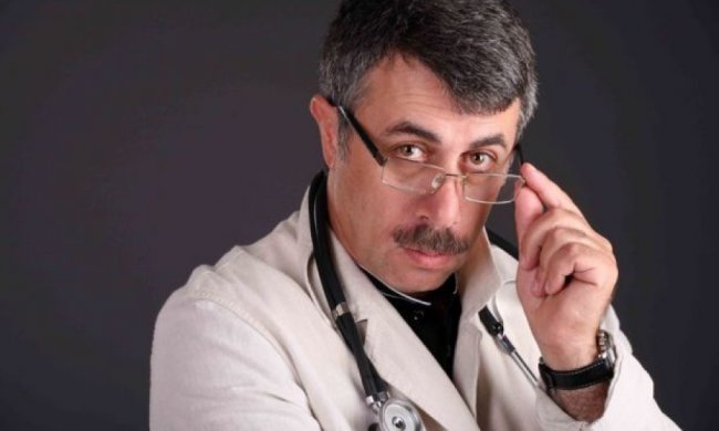 Это прямой вред здоровью ребенка: Комаровский рассказал, стоит ли заставлять ребенка пить воду