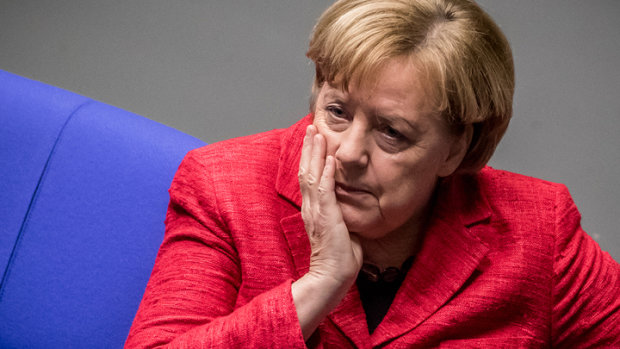 Ангелу Меркель опять трусит во время встречи. Появилось очередное видео