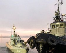 Два украинских катера и буксир возвращаются домой