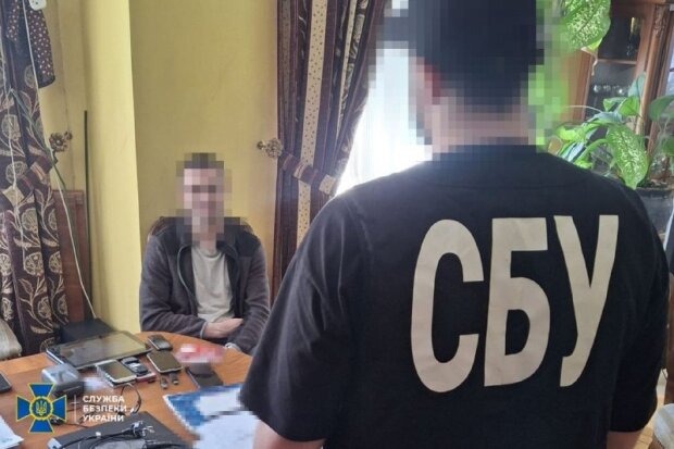 СБУ затримала агента російської воєнної розвідки, який шпигував за оборонними заводами на Закарпатті