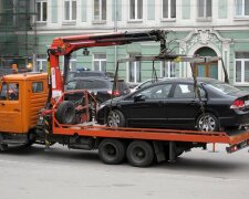 Будут эвакуировать каждое авто: в Киеве перекроют целую улицу, парковаться не стоит
