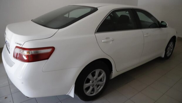 Toyota Camry XV40 2011 з мінімальним пробігом