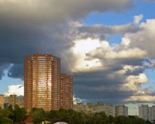 Бой солнца и дождя: погода на выходных удивит Киев