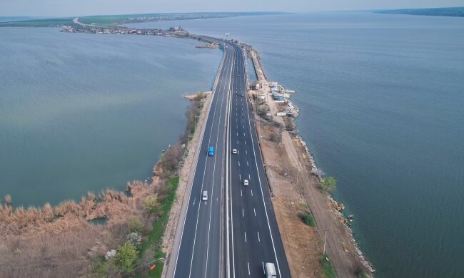Мост через Хаджибейский лиман. Фото: скриншот YouTube-видео