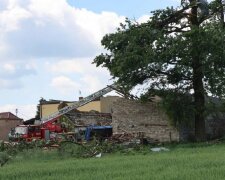 Последствия смерча в селе Бальцажовице, Опольское воеводство, Польша