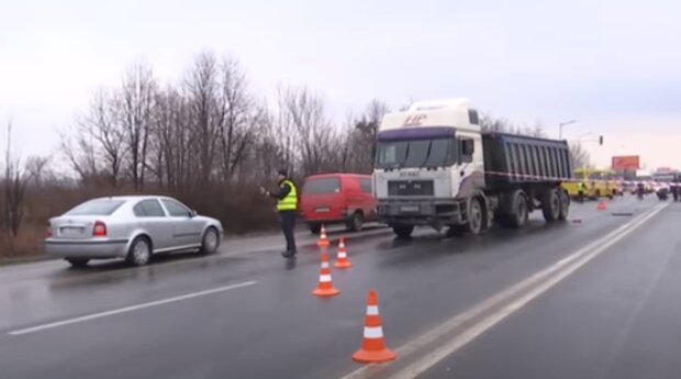 На Буковине произошла масштабная авария. Фото: скриншот Youtube-видео
