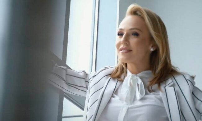 Альбина Джанабаева. Фото: "Лиза", скрин