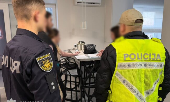 Представлялись латвийскими стражами порядка: украинские полицейские ликвидировали сеть колл-центров, обманывавших граждан стран ЕС