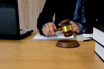 В Україні зміниться процес стягнення боргів за комуналку. Фото: скріншот Youtube-відео