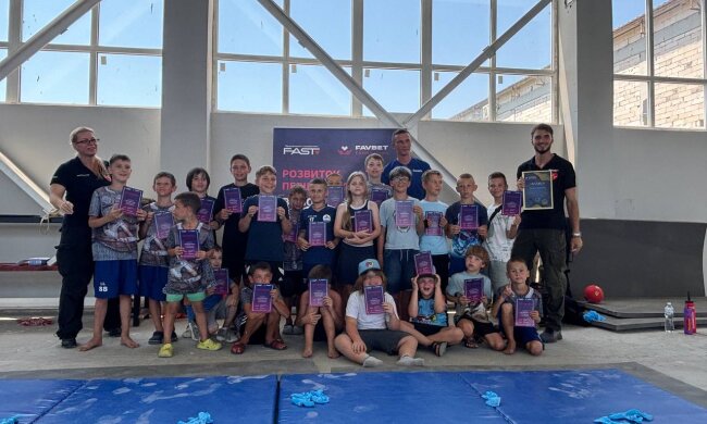 Favbet Foundation та FAST провели тренінг із домедичної допомоги для юних хокеїстів клубу «Морські вовки»