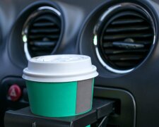 Водіїв попередили про жорсткі покарання за каву та знеболювальні за кермом. Фото: Стіна