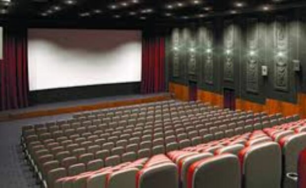 Киев открыл кинотеатры: насколько безопасно там появляться