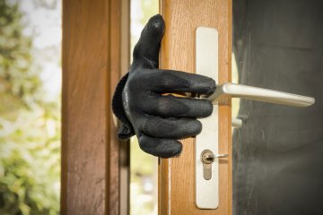 Воры наблюдают за привычками жильцов и метят квартиры