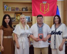 Озеро чистой питательной воды: как на Подоле презентовали «Шесть чувств» Ксени Эпель