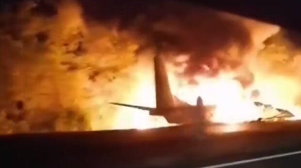 Крушение самолета. Фото: скриншот YouTube.