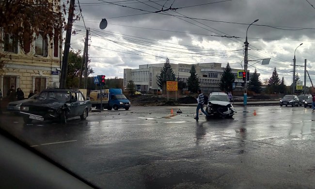 Под Киевом нашли проклятый поворот: полсотни аварий, огромные пробки, смертельные случаи