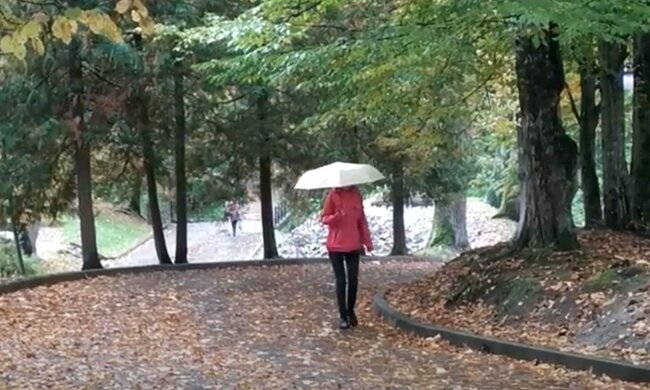 Дощ. Фото: скріншот YouTube-відео