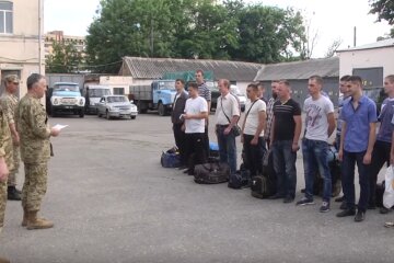 Офицеров запаса отправят на службу. Фото: youtube